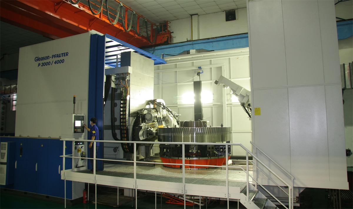 Φ4m数控高速滚齿机(德国普法特公司)